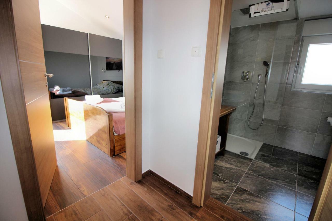 Villa Buba **** Novi Vinodolski Esterno foto